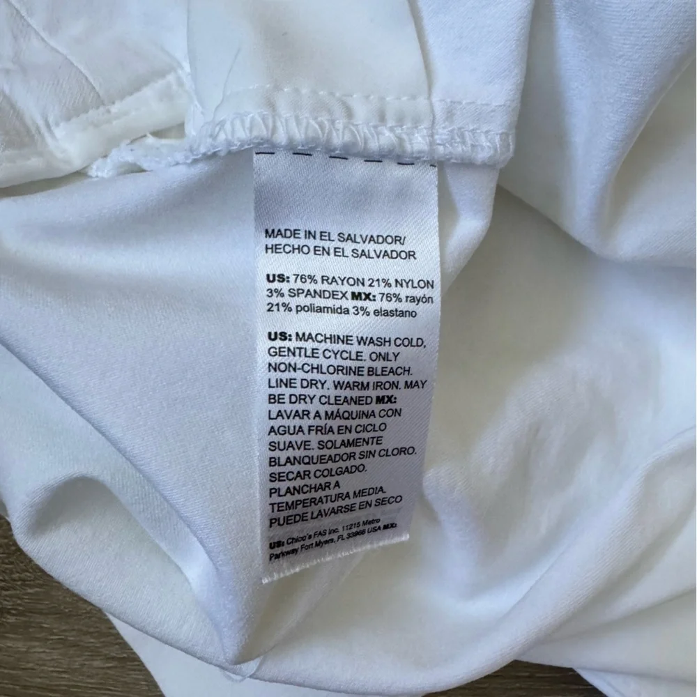 Chicos White Cropped Minimalist Classic Coastal SZ 2.5 US 14 - Picture 7 of 8